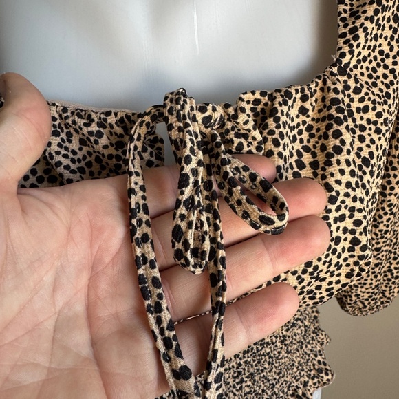 Revamped‎ Women's Leopard Print Half Sleeve Shirred Crop Top Medium V-Neck Tie - Picture 5 of 13